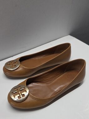 Tory Burch Camel Leather Logo Ballet Flats Size 7.5